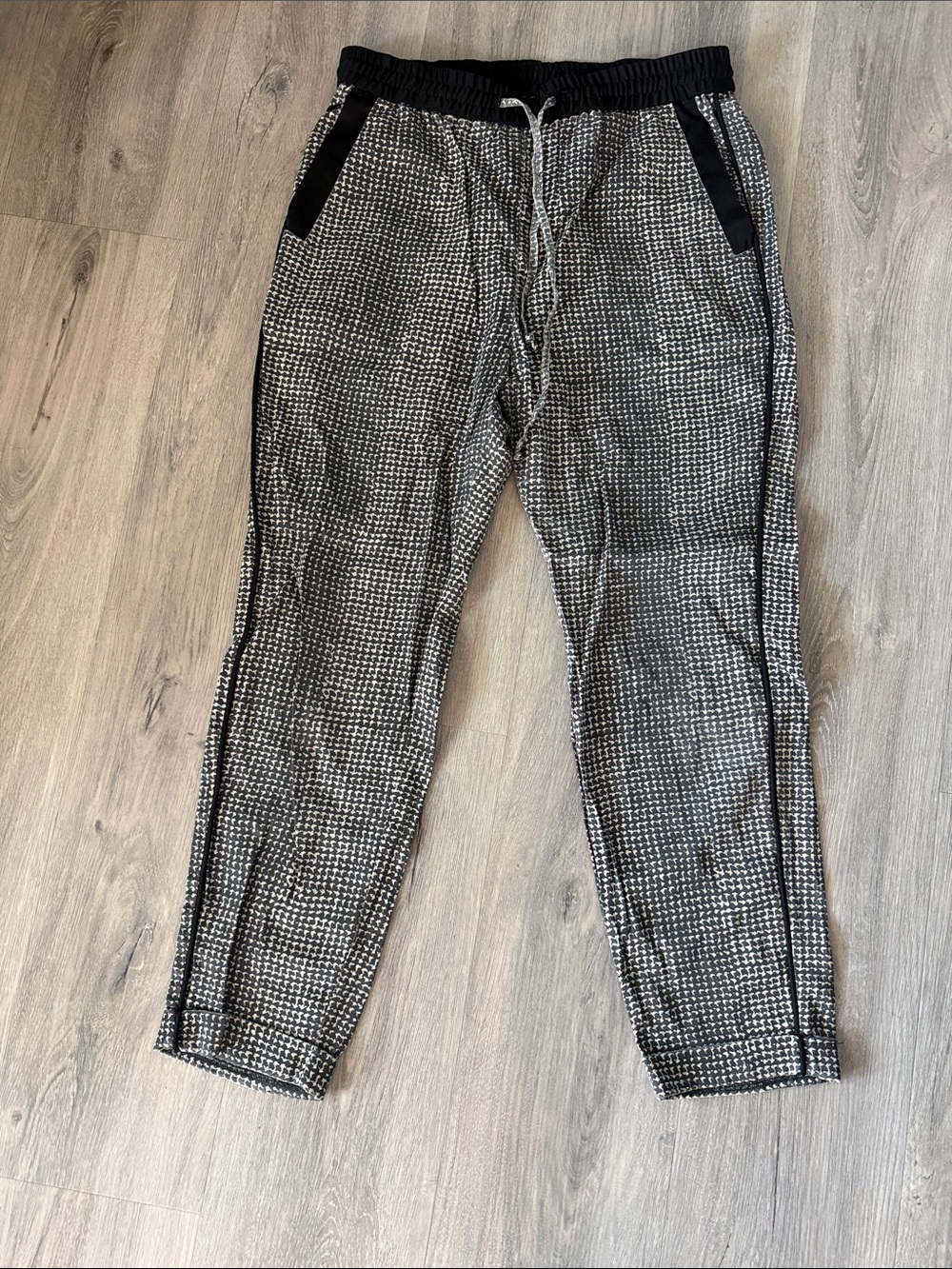 Textured Black & White Drawstring Joggers size 27